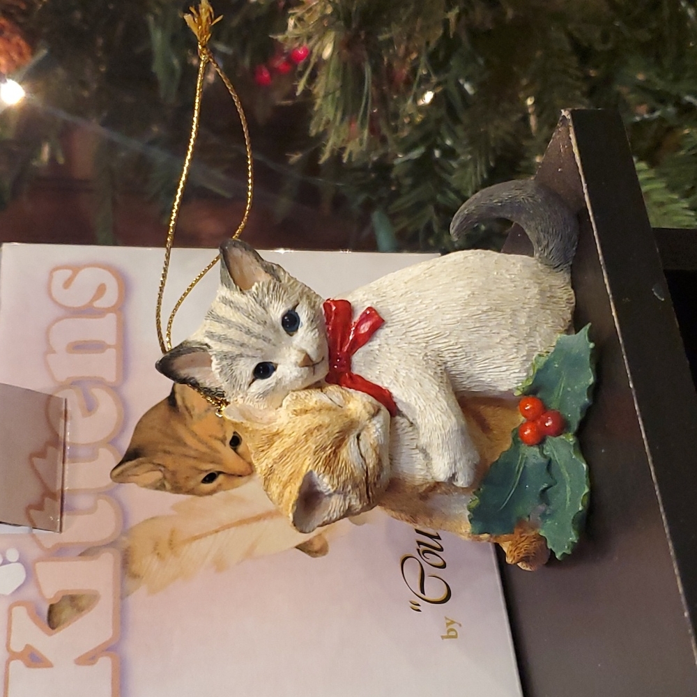Hugging Kittens Ornament